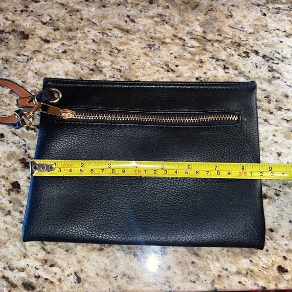 Beautiful leather like clutch - Picture 10 of 11